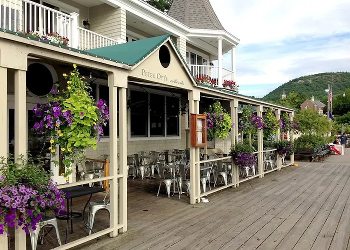 Grand Harbor Inn